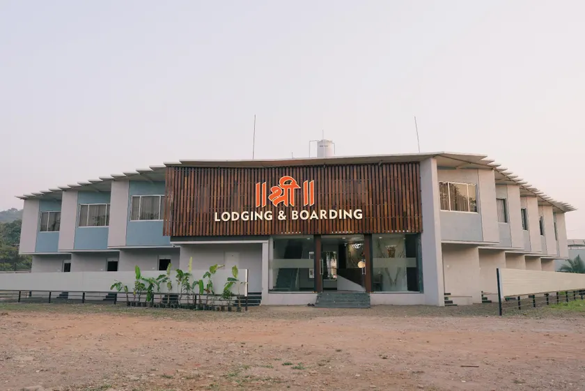 SHREE LODGING & BOARDING - Image 1