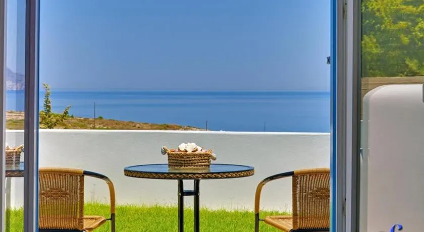Sarakiniko Rooms - Image 1