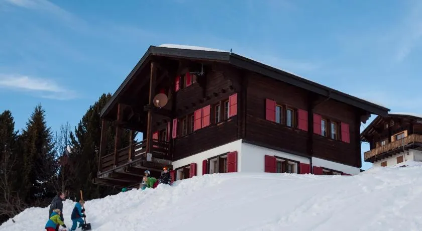 Chalet Gerbera - Image 1
