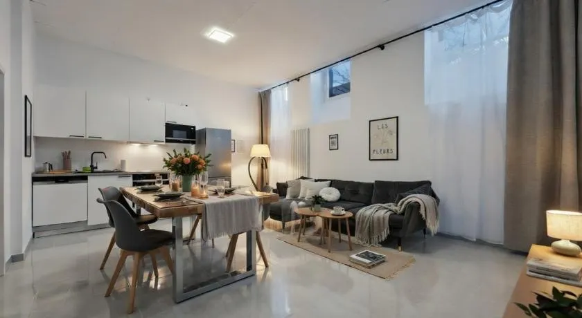 Yello Homes - Souterrain - Whirlpool - LuxuryStyle - Image 1
