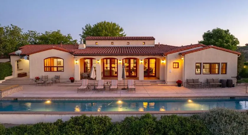 Krisyn Vineyards by Avantstay Private Pool + Spa Templeton Wine Country - Image 1