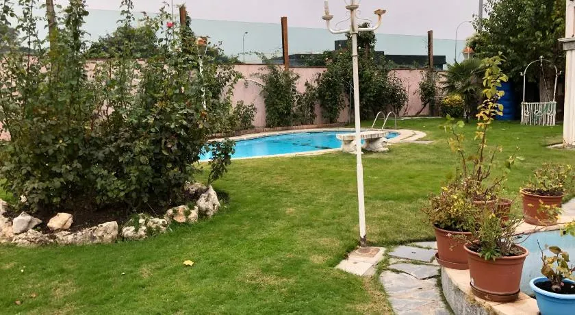 Apartamento con 5 dormitorios en Madrid - Image 1