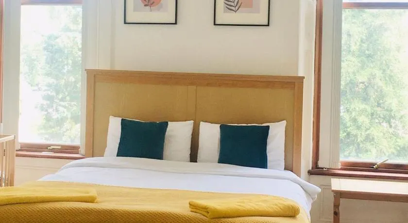 VS-Entire Flat-Central Scotland-Falkirk, Self-Check-in , Pet-friendly with Parking - Image 1
