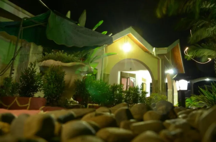 Sheevy"s Bed N Breakfast - Image 1