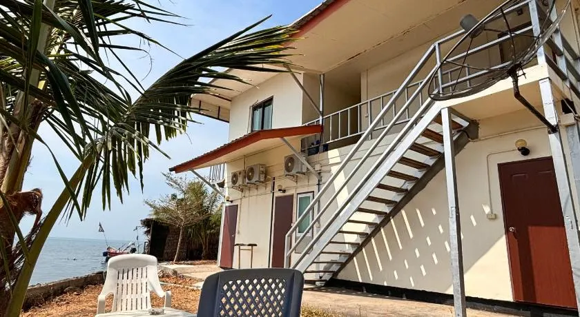 Tchin tchin Guesthouse - Image 1