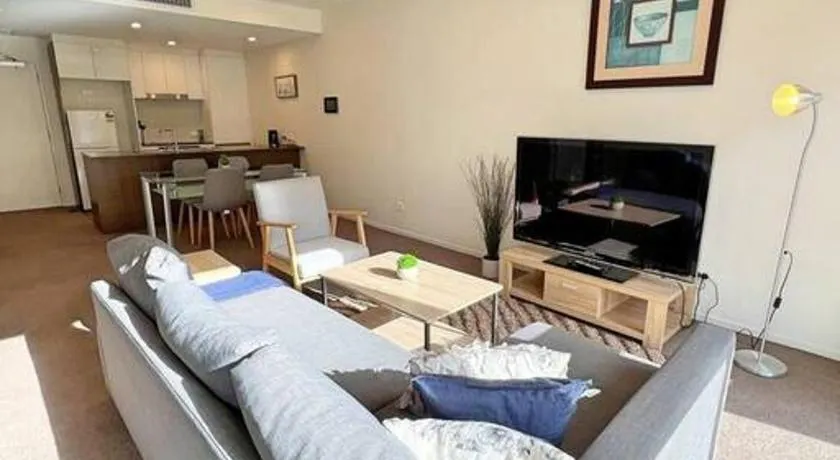 Bright 1BD with Private Office - Braddon - Image 1