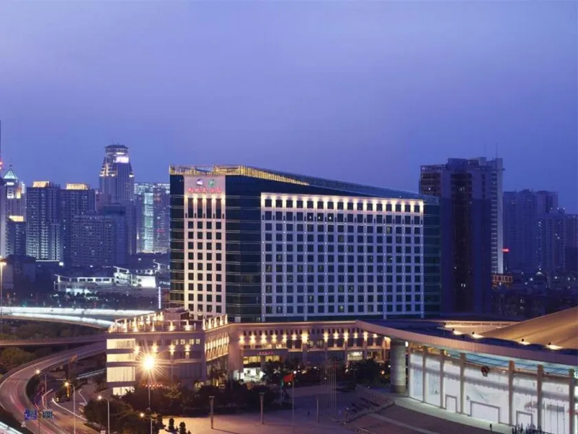 Nanning Red Forest Hotel - Image 1