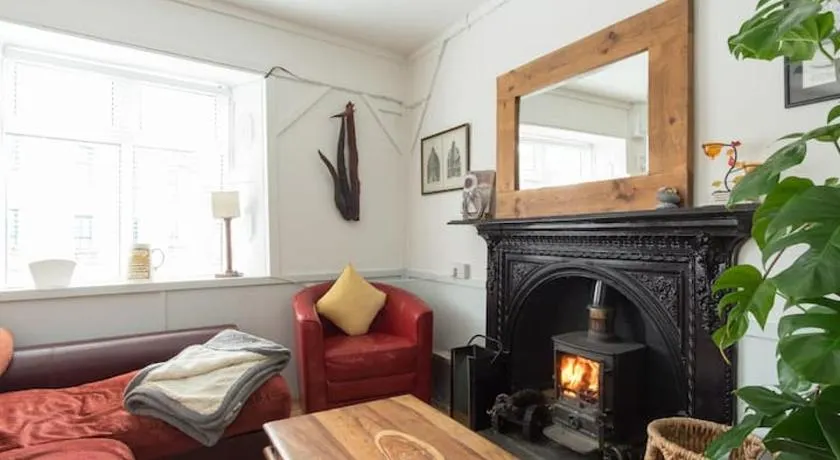 Niamh's House Cosy and Comfy in the heart of Kinvara - Image 1