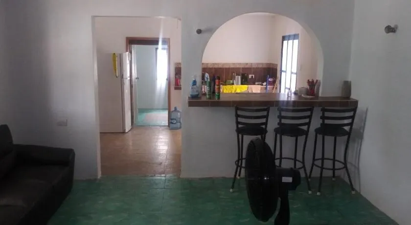 Apartment with 2 queen beds 1000 pesos per night - Image 1