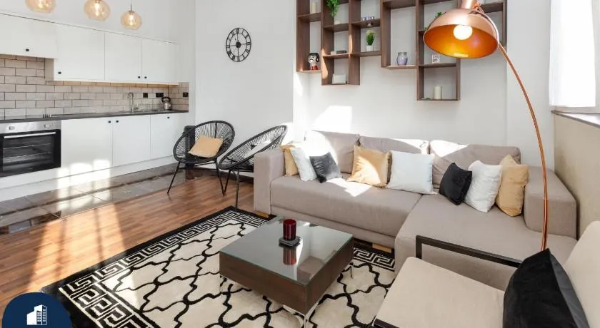 2 bedroom city centre apartment 35 Victoria street - Image 1