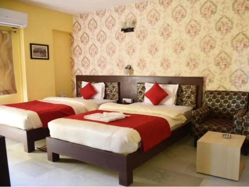 OYO 9081 Pallavi International Hotel - Image 1