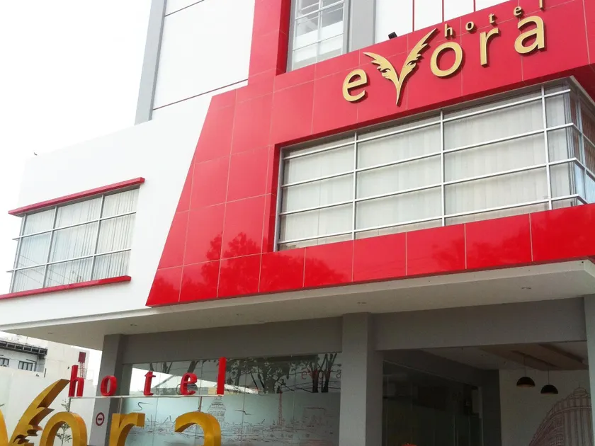 Evora Hotel - Image 1