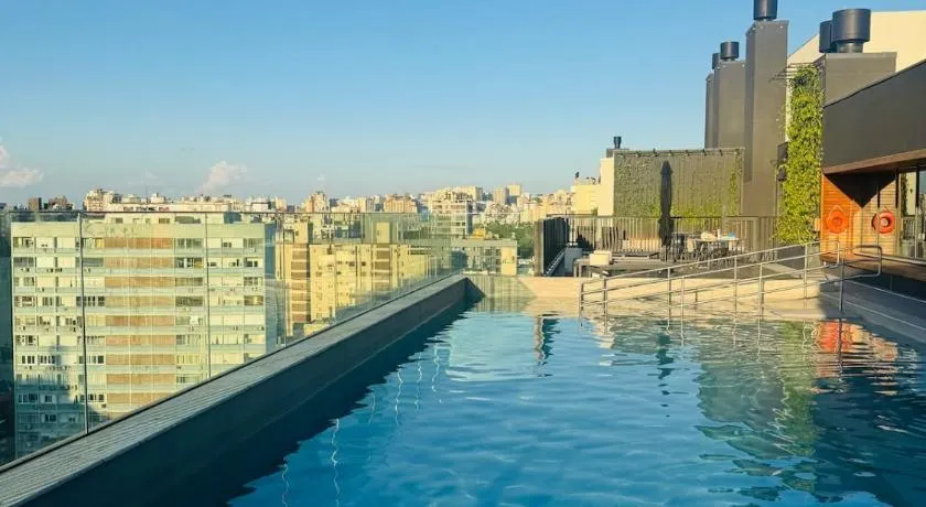 Rooftop com piscina alêm de por do sol incrível POA, Cidade Baixa, Centro - Image 1