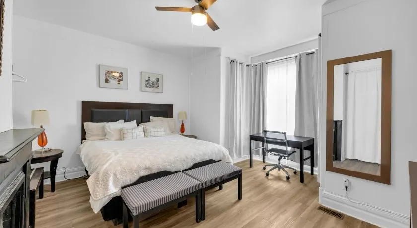 Detroit 3BR in Mexicantown | Sleeps 7 + WiFi - Image 1