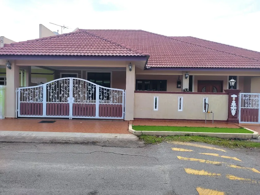 Kasih Aurora : 4-6 rooms (bilik semua aircond) - Image 1