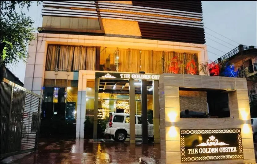 The Golden oyster hotel - Image 1