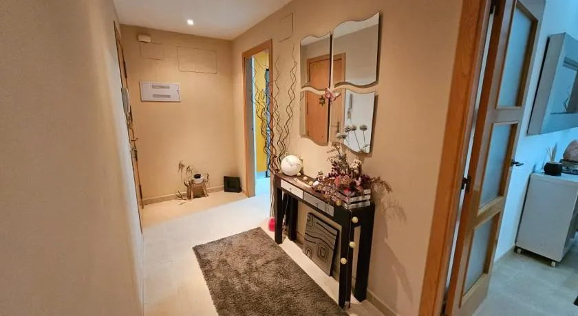Inversuites - Amplio apartamento con parking en Castellon - Image 1