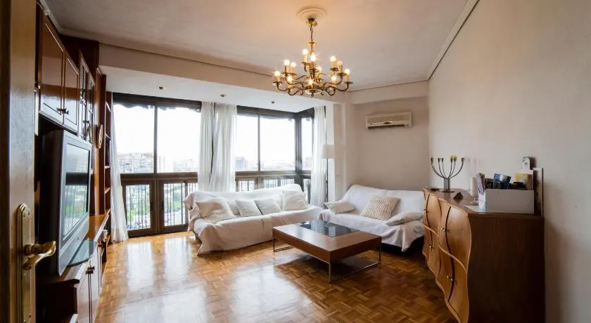 Awesome apartment center Valencia - Image 1