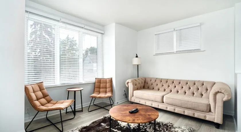 Trendy 3 BedRoom Perfect for Long Stays! ! ! - Image 1