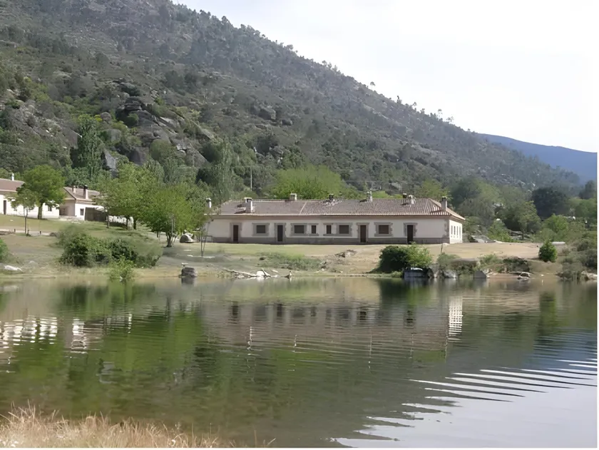 Núcleo de Turismo Rural Valle de Iruelas - Image 1
