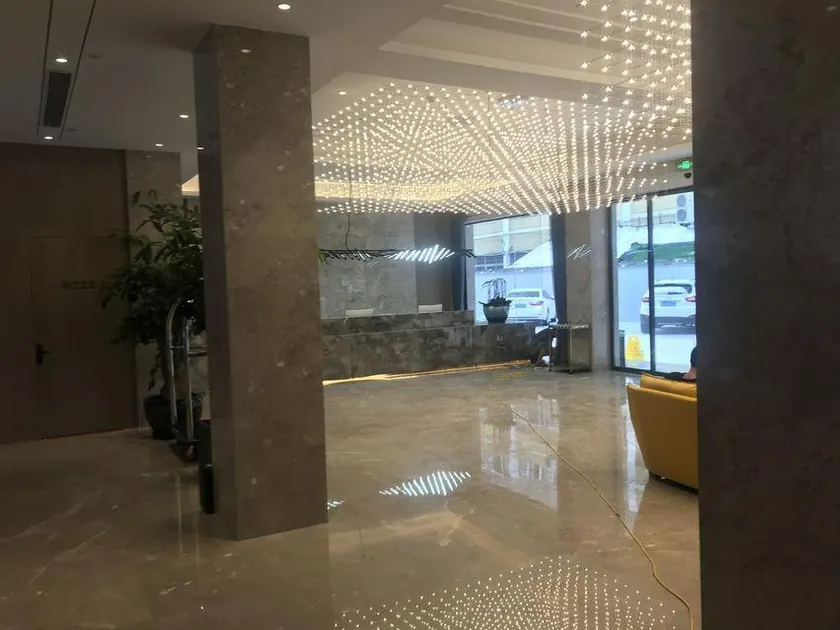 Tuke Global Hotel (Qingtian High-speed Railway Station) - Image 1