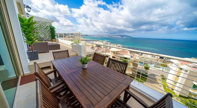 Luxurious 4 bedroom Beachfront BAK2 - Image 1