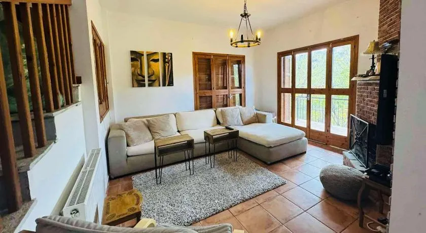 Vavatsinia Panorama Cottage - Image 1