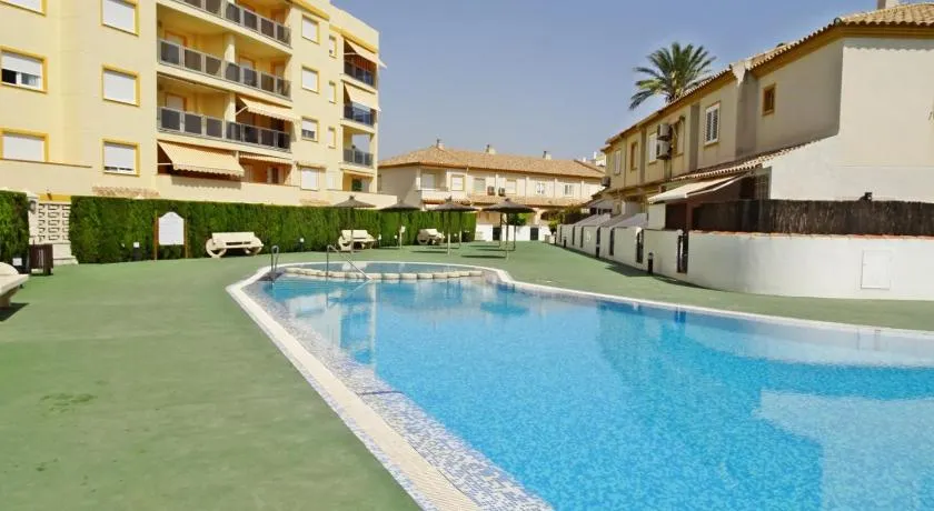 LA PLAYA OLIVA - CASA 20 Alquiler solo Familias - Image 1