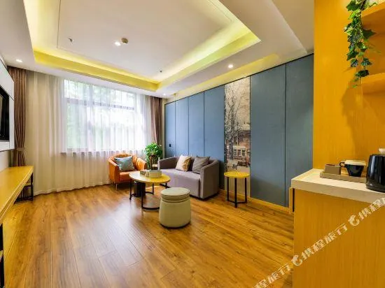 Dongshan Hotel - Image 1