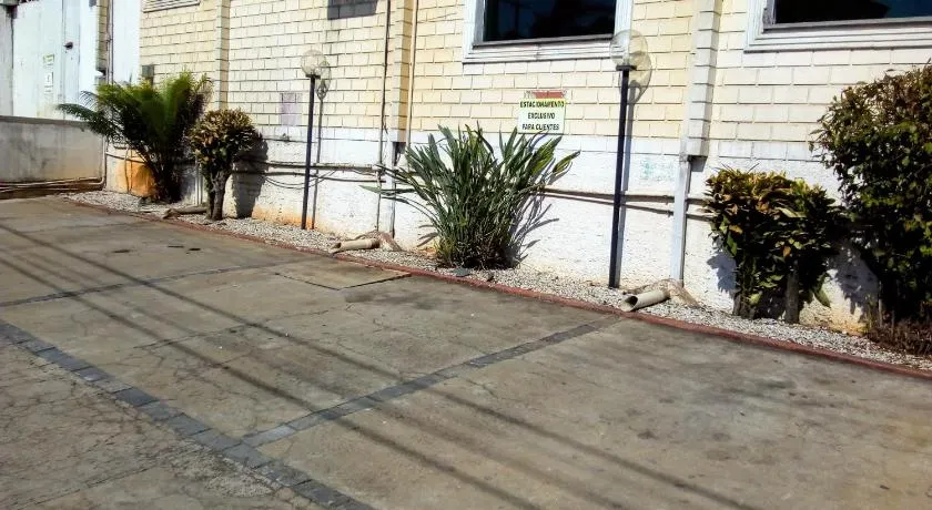 Colina Park Hotel - Image 1