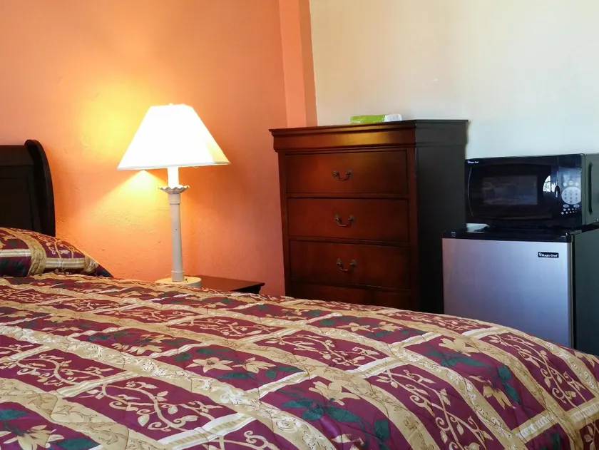 Desmond Hotel - Image 1