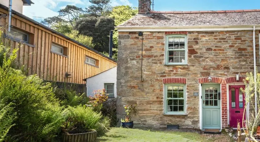 Salty's Cottage - Image 1