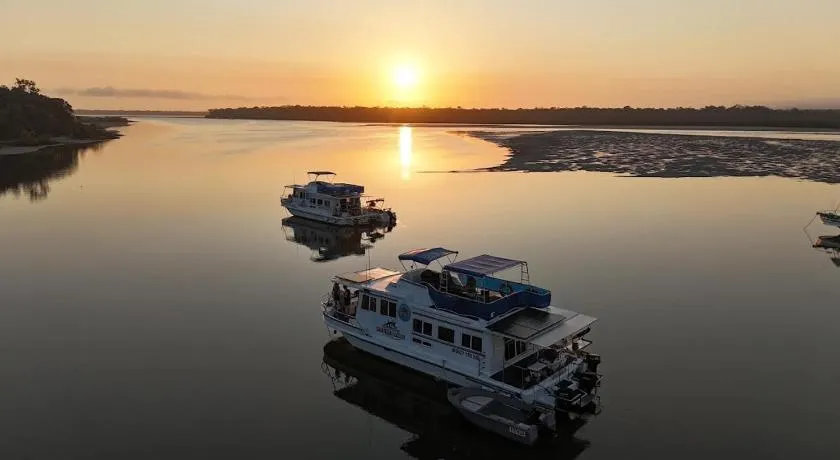 Tin Can Bay Houseboats - Image 1