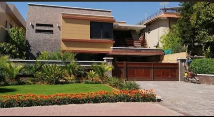 Travis Executive Guest House Islamabad - Image 1