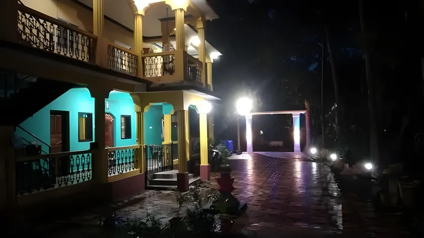 Studio Arambol Escape R-8 by Mukund Sadan Arambol - Image 1