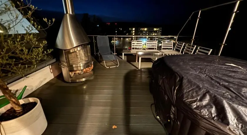 Vollklimatisierte Maisonette Wohnung -Whirlpool, Dachterrasse, Weitblick, Fahrstuhl, Kliniknähe - Image 1