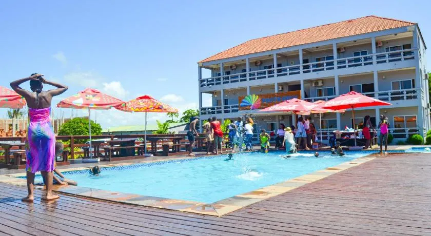 Ponta View Hotel - Image 1