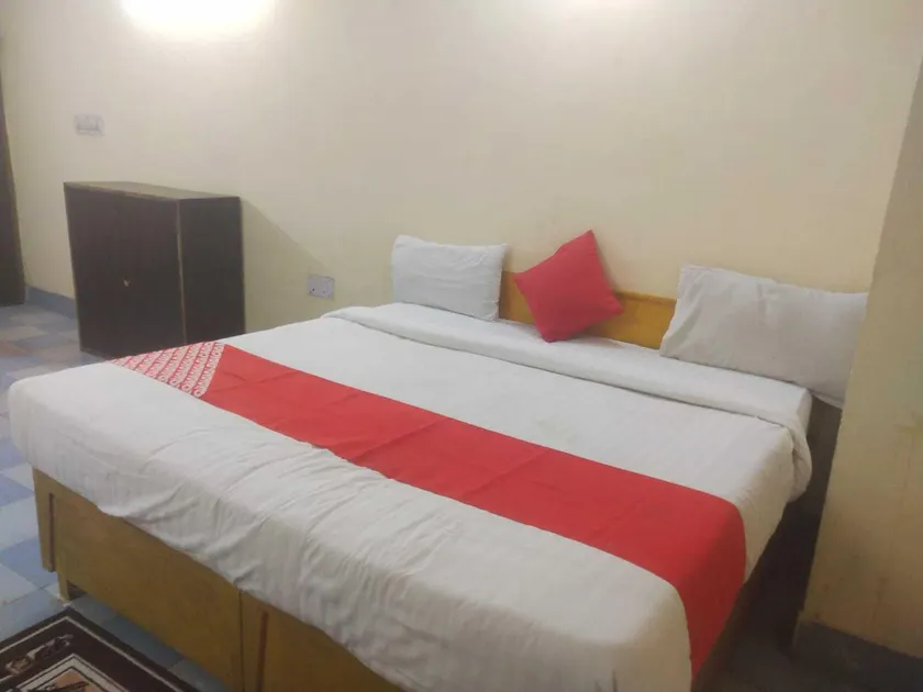 SPOT ON Sai Astha Guest House Near Gomti Riverfront Park - Image 1