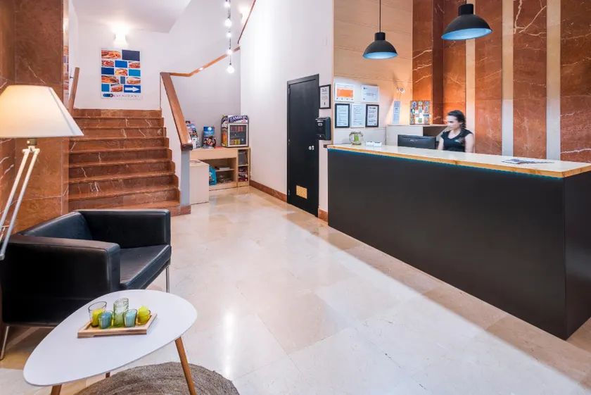 Hotel Catalunya Express - Image 1