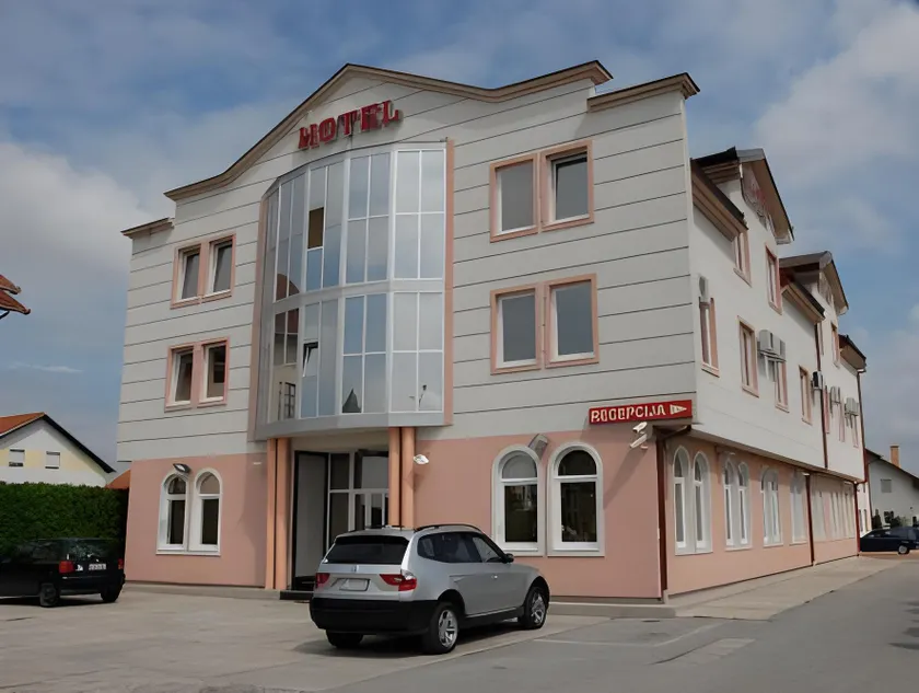 Hotel Stari Krovovi - Image 1