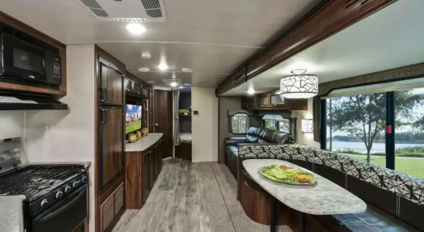 Heartland North Trail 31' RV - Image 1