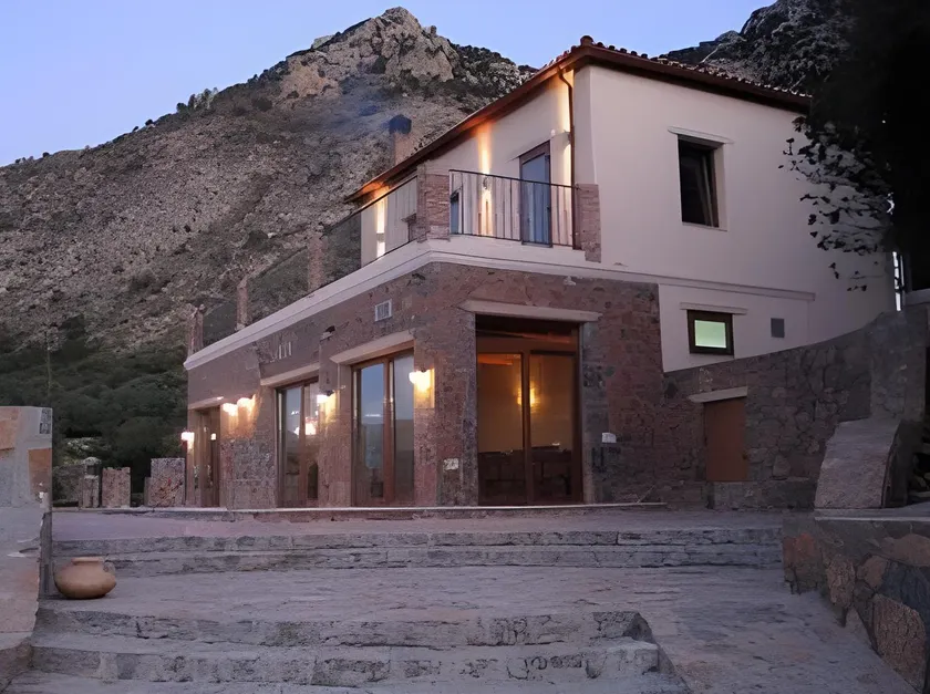 Country Hotel Velani - Image 1