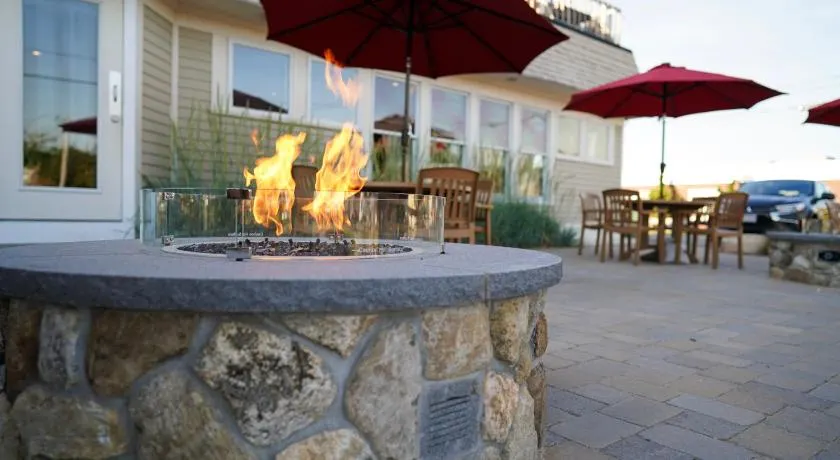 Portside Tavern - Image 1
