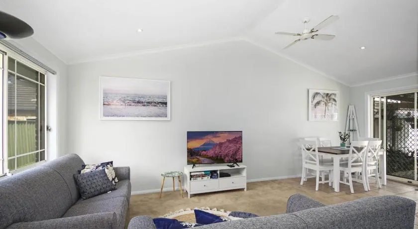BEACH DAZE - UMINA BEACH - Image 1