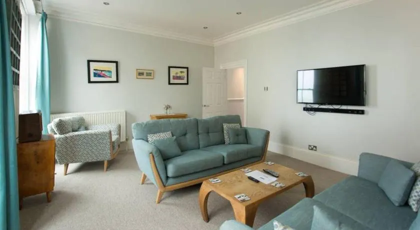 Seaside Retreat in North Bay - with parking - Image 1