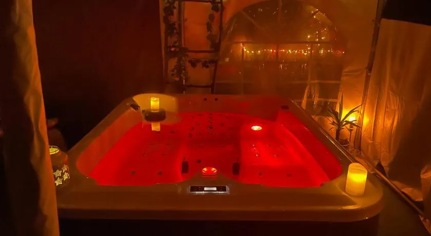Choisy le Jacuzzi - Image 1