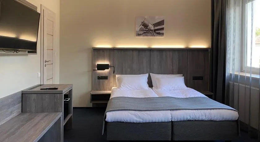 Brut Wine Hotel - Image 1