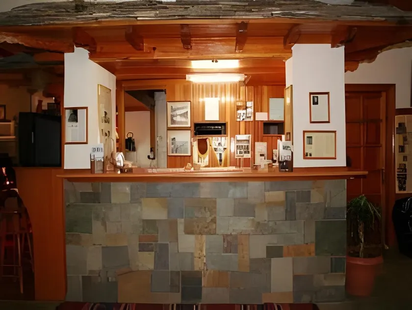 Hotel Olympic - Image 1