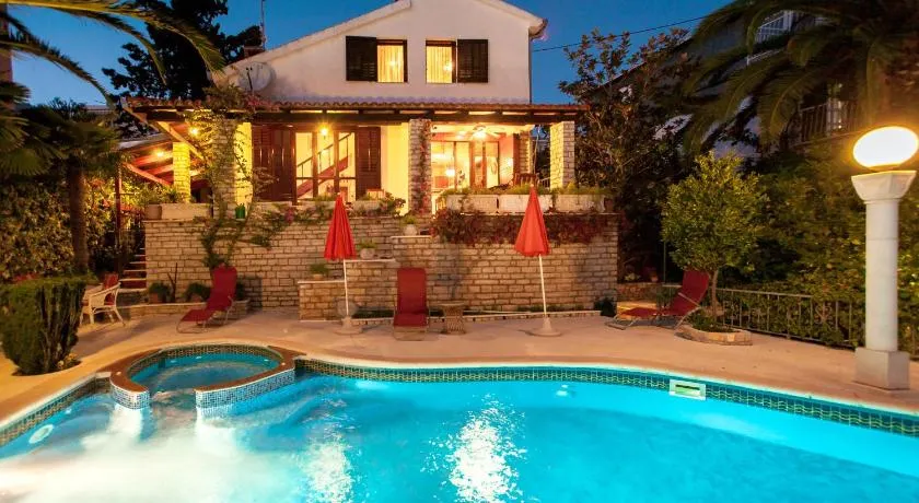 Spacious Villa in Seget Vranjica with Private Pool - Image 1