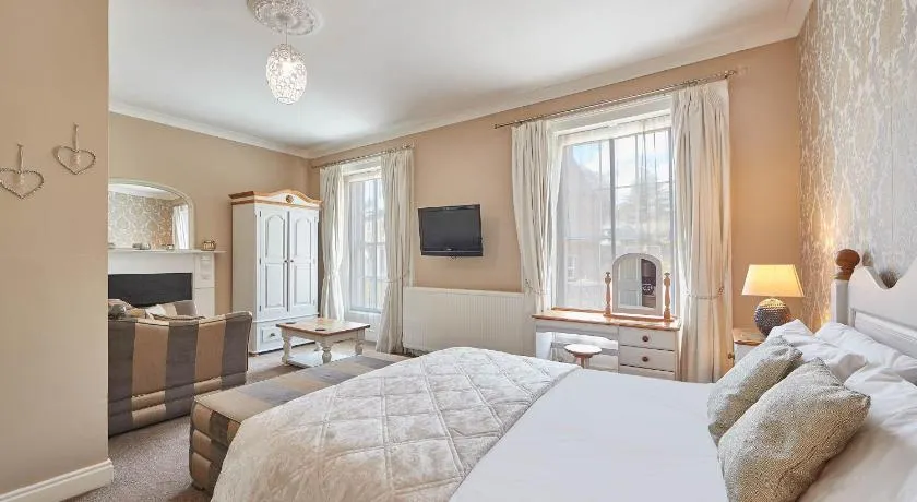 Host & Stay - Rosedale House - Image 1